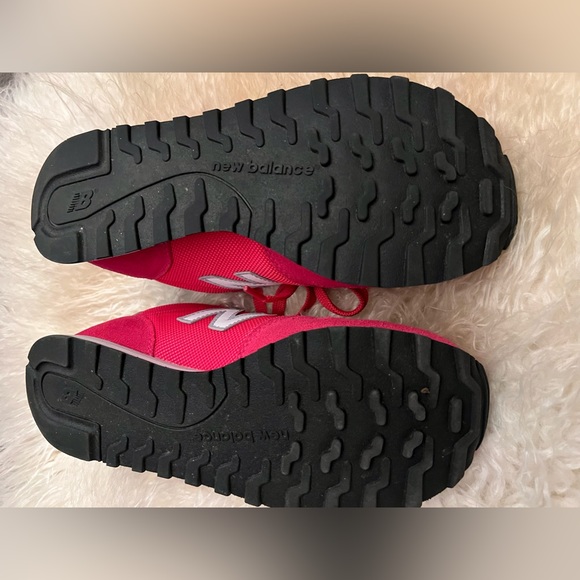 Magenta New Balance shoes - Picture 4 of 7